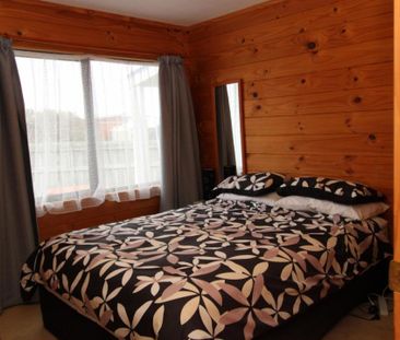 Beach house on Puka - Photo 3