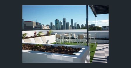 Sophisticated Two-Bedroom Apartment in “The Marc” – Luxury Living in Kangaroo Point - Photo 5