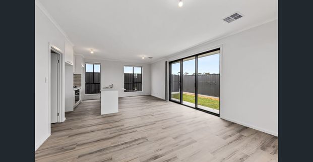 Stunning Newly Built Family Home- Be the First to Move In! - Photo 1