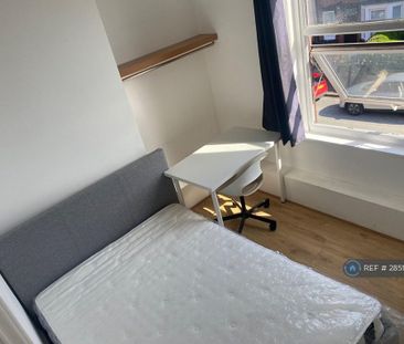 1 bedroom in a house share to rent - Photo 6