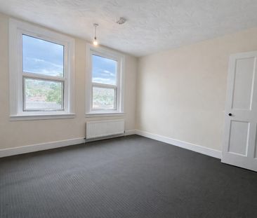 Dashwood Avenue, High Wycombe, Buckinghamshire, HP12 3DZ - Photo 1