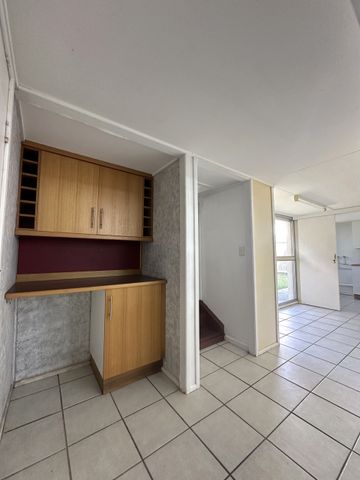 Spacious Family Home in the Heart of Wynnum - Photo 5