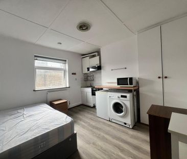 Studio to rent - Photo 6