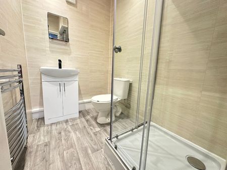 Adelaide Road, Liverpool. - Photo 5