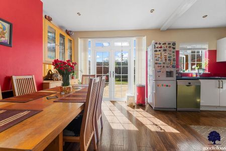 3 bedroom semi-detached house to rent - Photo 3