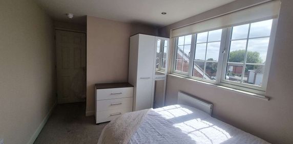 28 Watlington Road - Photo 2