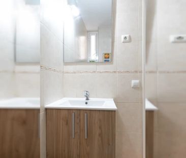 Room in a shared 6-bedroom apartment for rent in Embajadores, Madrid. - Foto 6
