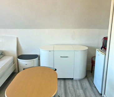 Studio to rent - Photo 5