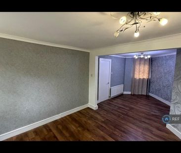 3 bedroom terraced house to rent - Photo 6