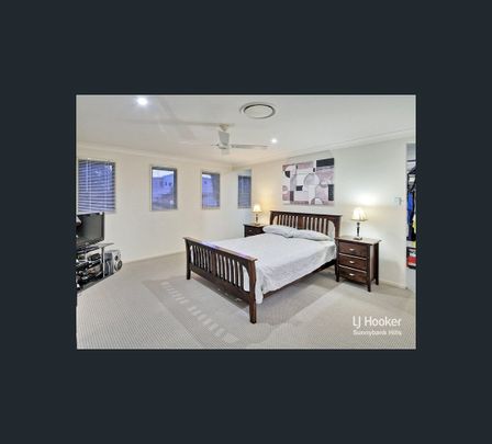 29 Taylor Place, MacKenzie, Qld 4156 - Photo 1
