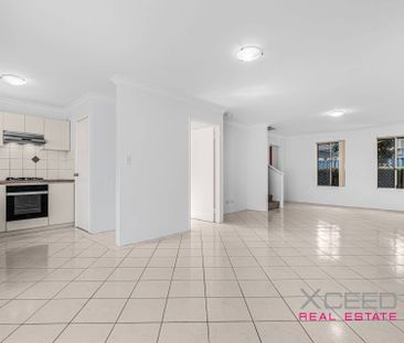 Character Two-Storey Townhouse in the Heart of Morley - Photo 3