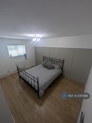 3 bedroom end of terrace house to rent - Photo 5