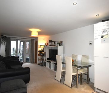 Willow House, Carter Court, RG27 - Photo 2