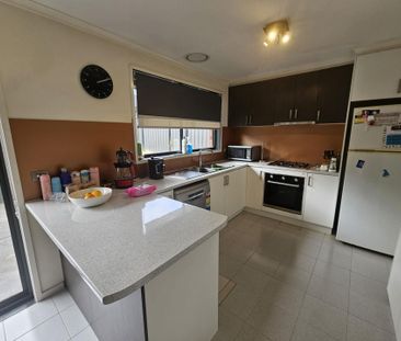 14 Manuka Place, MEADOW HEIGHTS - Photo 4