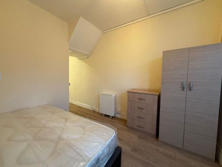 Studio to rent - Photo 5