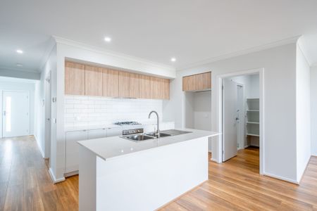 Comfortable Living with Style - Photo 4