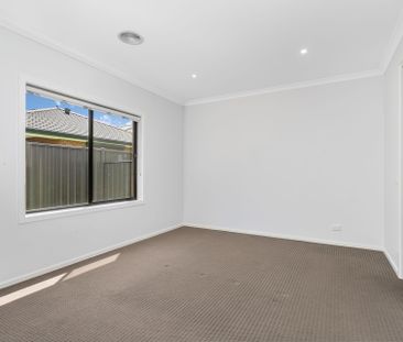 40 Sedgefield Avenue, Truganina. - Photo 5