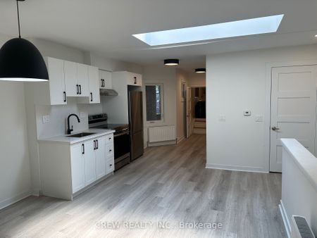 For Lease - 1007 Kingston Road Unit# B, Toronto, Ontario - Photo 2