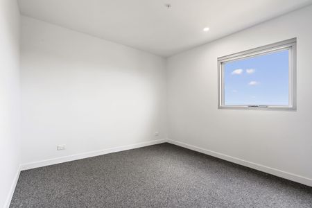 Modern 2-Bedroom Apartment with Stunning City Views - Photo 5