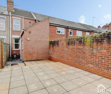 3 bedroom terraced house to rent - Photo 5