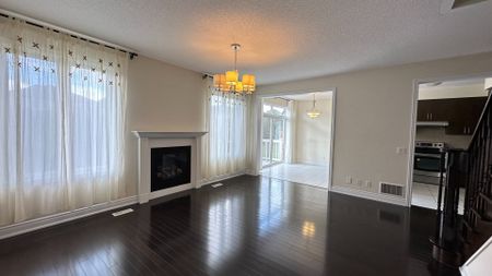 For Lease - 152 Rothbury Road, Richmond Hill, Ontario - Photo 3