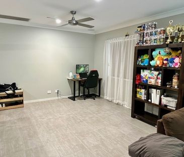 57 Flametree Circuit, Arundel, QLD 4214 - Photo 1