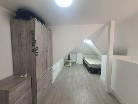 1 bedroom in a house share to rent - Photo 5