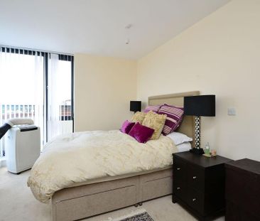 2 bedroom penthouse to rent - Photo 5