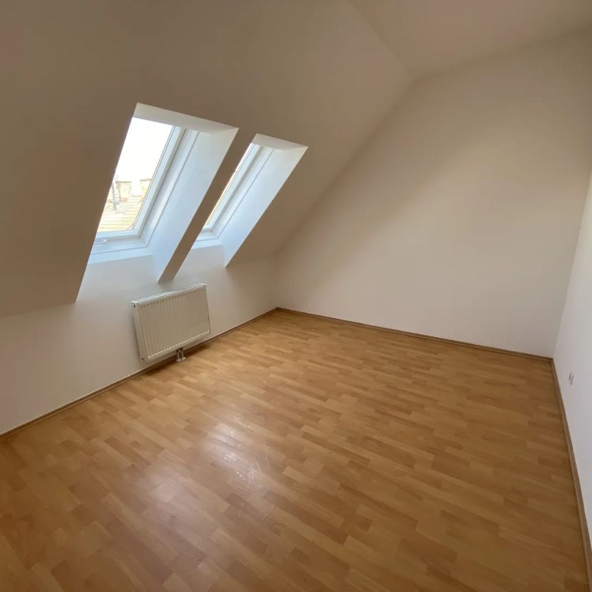 Helle 2-Zimmer-Dachgeschosswohnung – Sofort beziehbar! JETZT ANFRAGEN! - Foto 1
