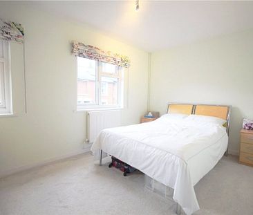 1 Bedroom Flat / Apartment - Newburgh Street, Winchester - Photo 2