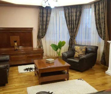 Vila 5 camere , in Ploiesti, zona 8 Martie. - Fotografie 1