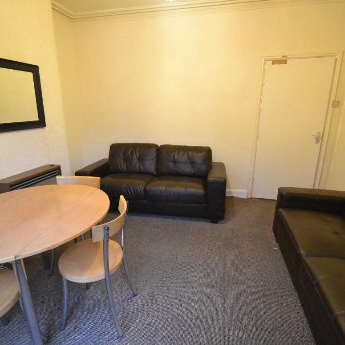 4 bedroom detached house to rent - Photo 1