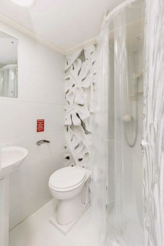 Flat 6-Bedroom C - Photo 5