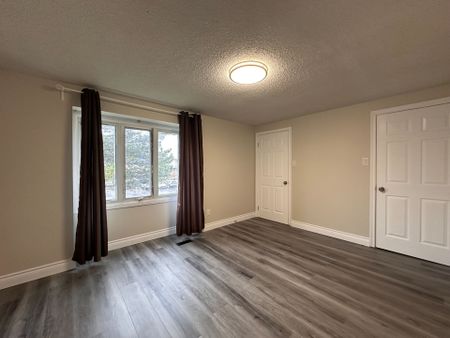 For Lease - 2079 The Collegeway N/A, Mississauga, Ontario - Photo 5