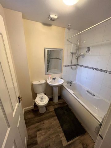 4 bedroom terraced house to rent - Photo 5