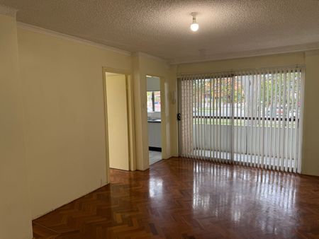 First Floor 2 Bedrooms unit - Photo 2