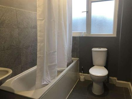 Wyndham Crescent, London, N19 - Photo 3