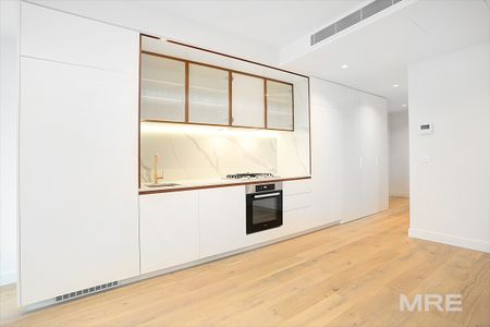 Elevated luxury living with sweeping eastern views - Photo 3