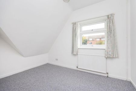 3 bedroom semi-detached house to rent - Photo 4