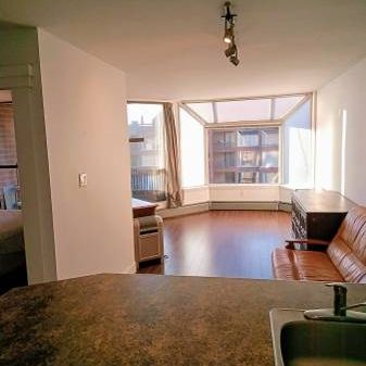 Prime Yaletown location, close to beach, available now - Photo 4