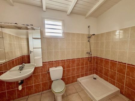 Location Maison 5 pièces 110m² LE GOSIER 97190 - Photo 4
