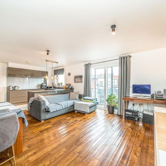 2 bedroom flat to rent - Photo 1