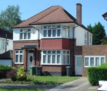 4 bedroom detached house to rent - Photo 3