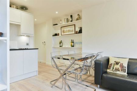 Novellus Court, Epsom - Photo 3