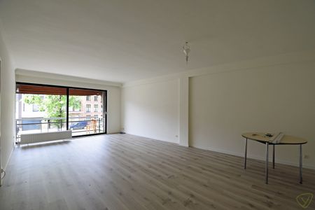 Gerenoveerd appartement te huur in het centrum van Eeklo! - Photo 5