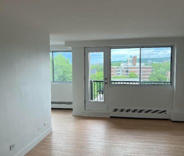 4½ Apartments Available - A louer • For Rent - Photo 4