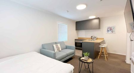 Convenient Crescent Court (90 Day Tenancy Only) - Photo 5