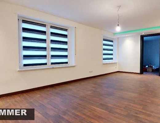 neu saniert, mit Garage und Terrasse und Lichtkonzept - Photo 1