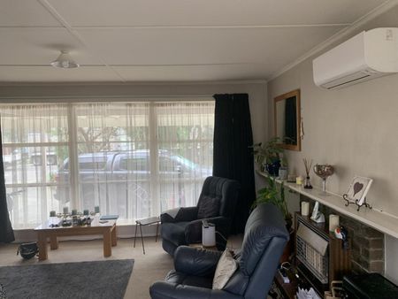 33 High Street, Bulls - Photo 2