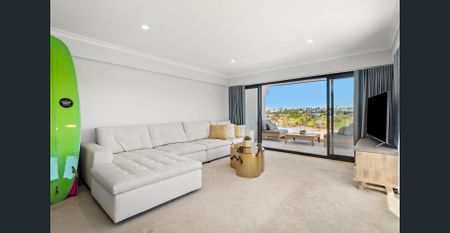 Beachfront living with spectacular coastal views - Photo 2